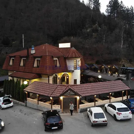 Fs 汽车旅馆 Hadžići